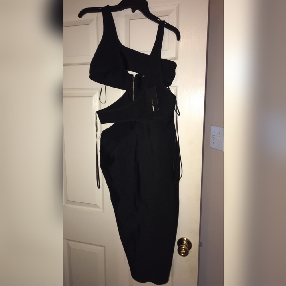 Black bodycon dress